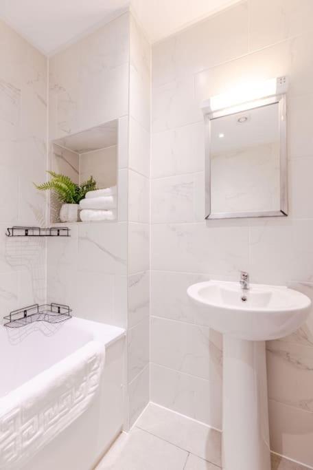 Vertigo Boutique Sleeps 4 London Kingston upon Thames (Greater London) Exterior foto